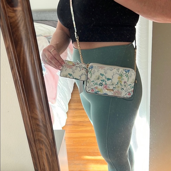 🌺 🌸 Aldo double zipper crossbody & card wallet - Picture 6 of 8
